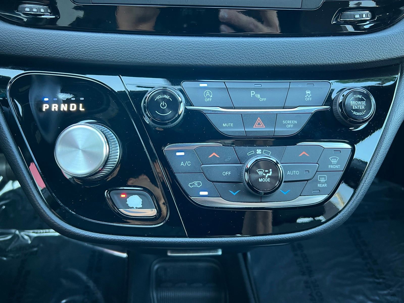 Used 2019 Chrysler Pacifica Touring Plus w/ S Appearance Package image 36