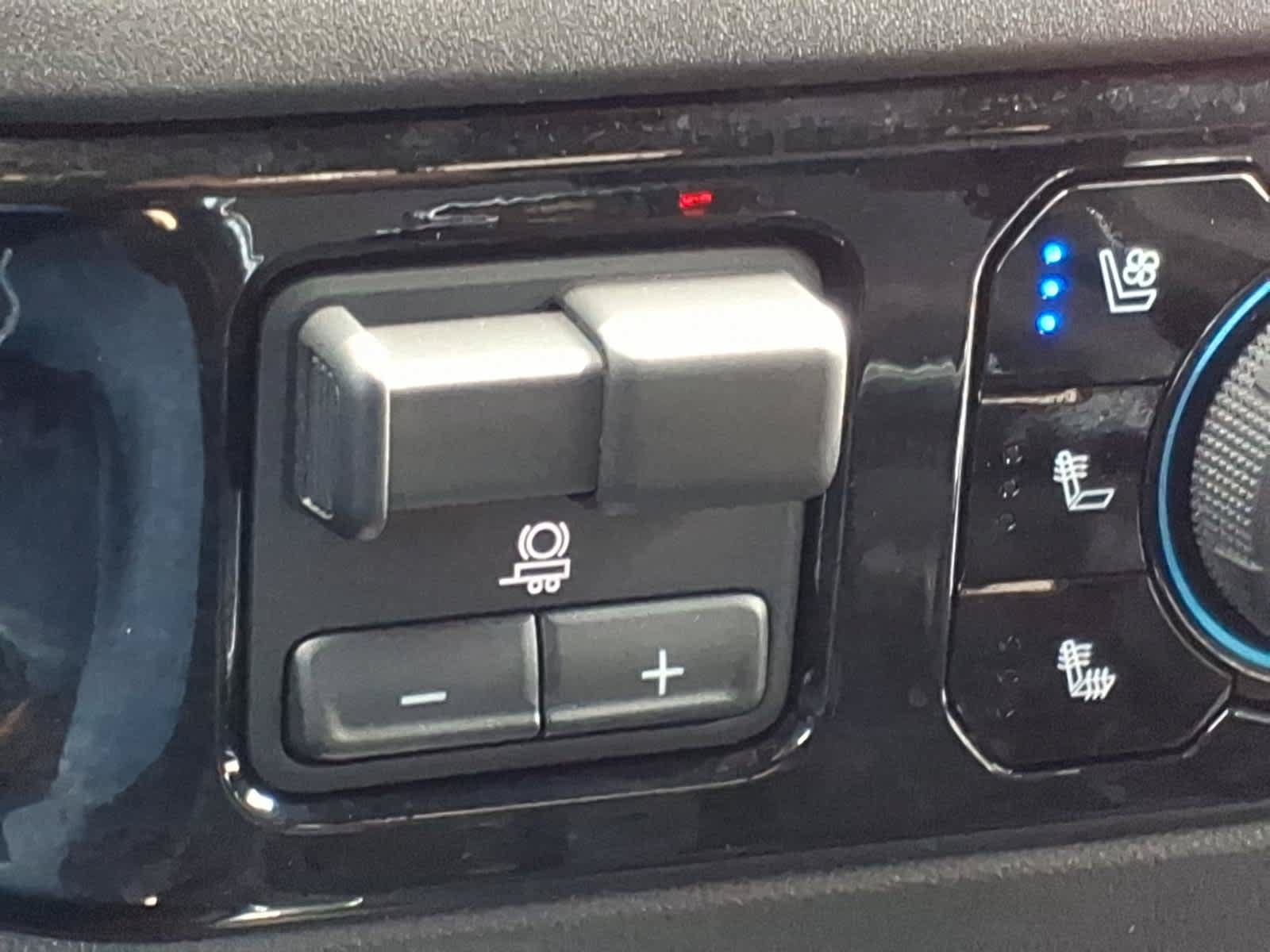 Certified 2023 Chevrolet Silverado 1500 High Country w/ Technology Package AWD/4WD image 11