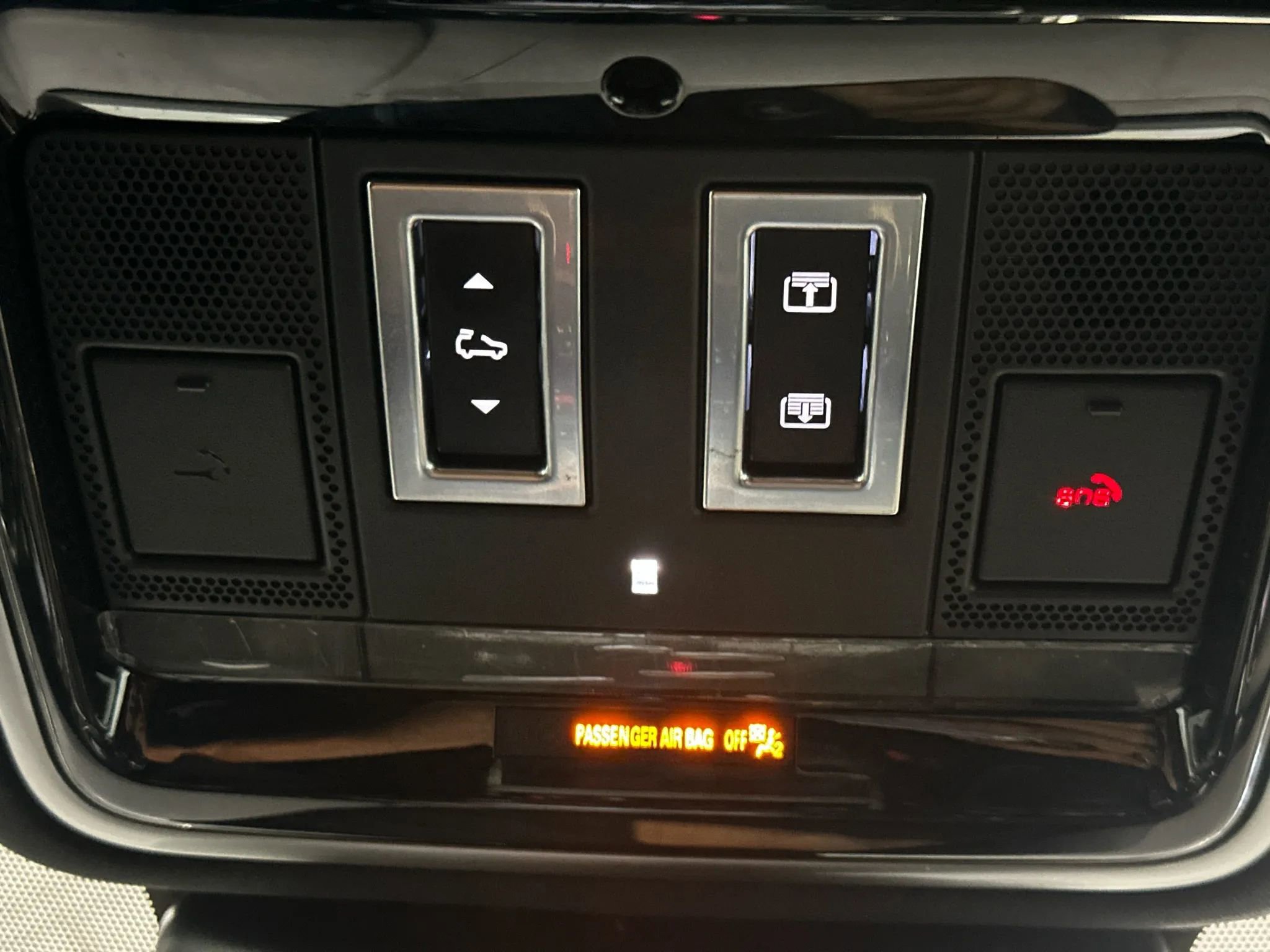 Used 2019 Land Rover Range Rover Velar R-Dynamic SE image 47