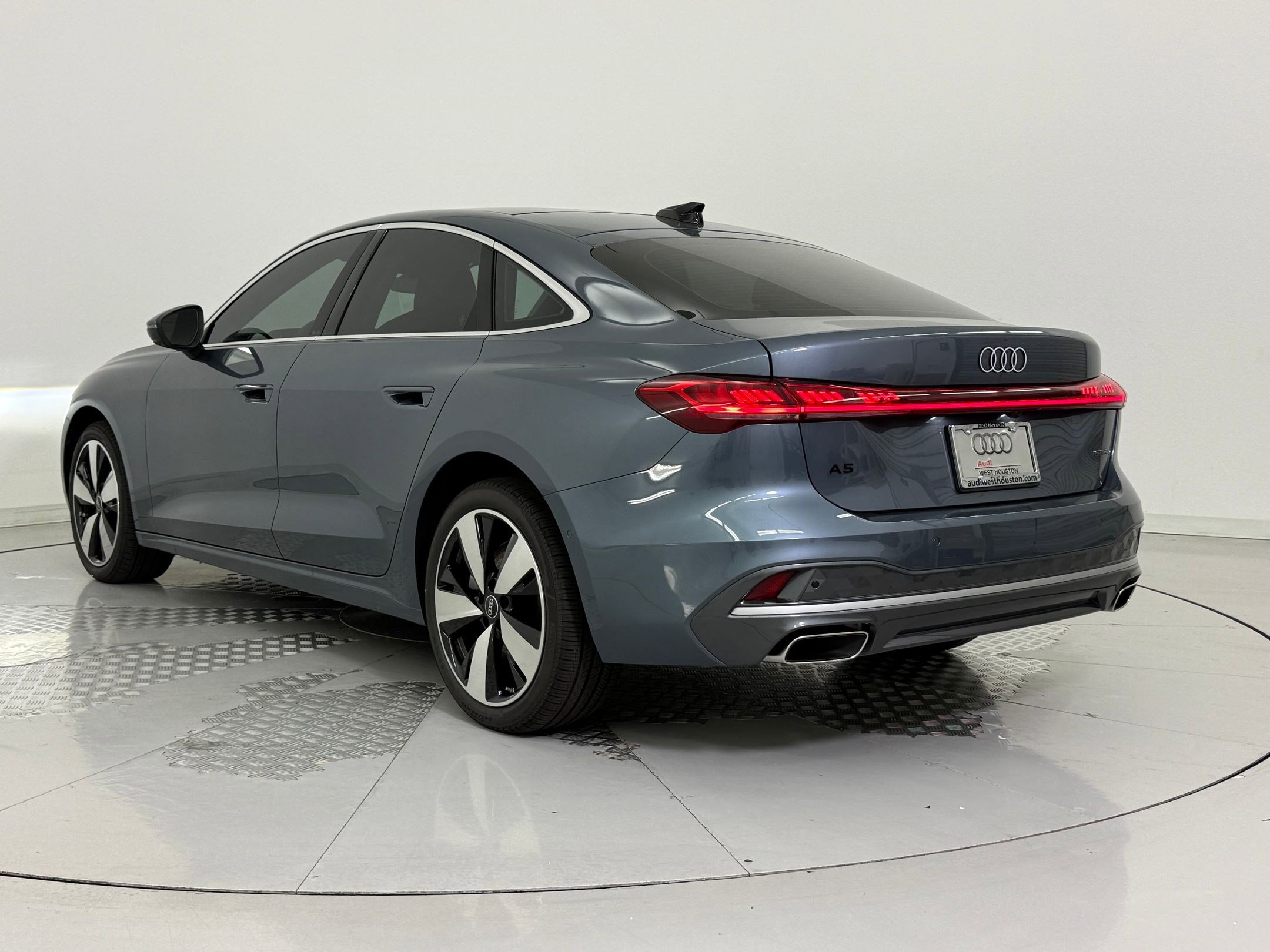 New 2025 Audi A5 2.0T Prestige image 3