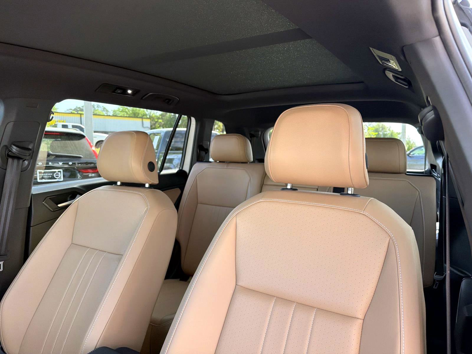 Used 2024 Volkswagen Tiguan SE R-Line image 19