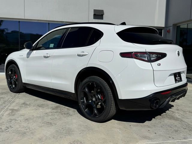 New 2026 Alfa Romeo Stelvio Sprint w/ Convenience Package image 5