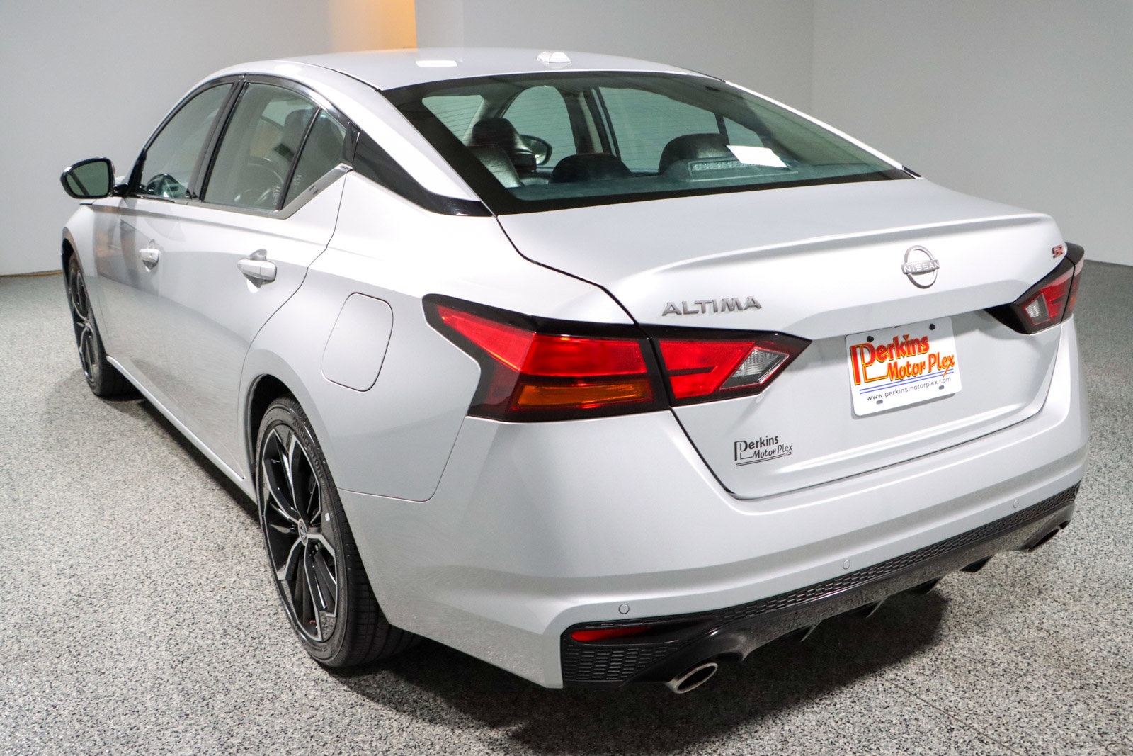 Used 2023 Nissan Altima 2.5 SR image 9