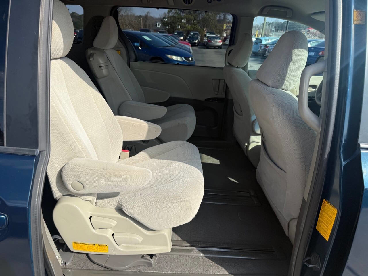 Used 2011 Toyota Sienna LE image 14