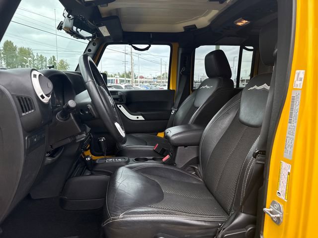 Used 2015 Jeep Wrangler Unlimited Sahara AWD/4WD image 15