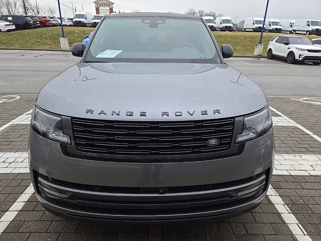 Used 2024 Land Rover Range Rover SE image 2