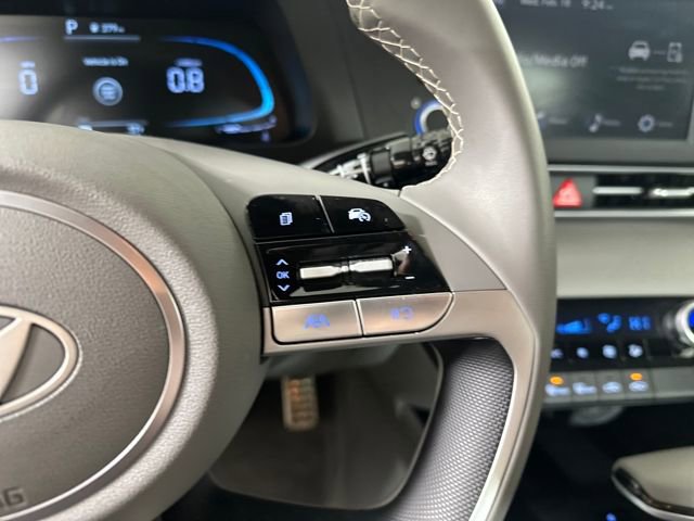 Certified 2025 Hyundai Elantra Sport image 44