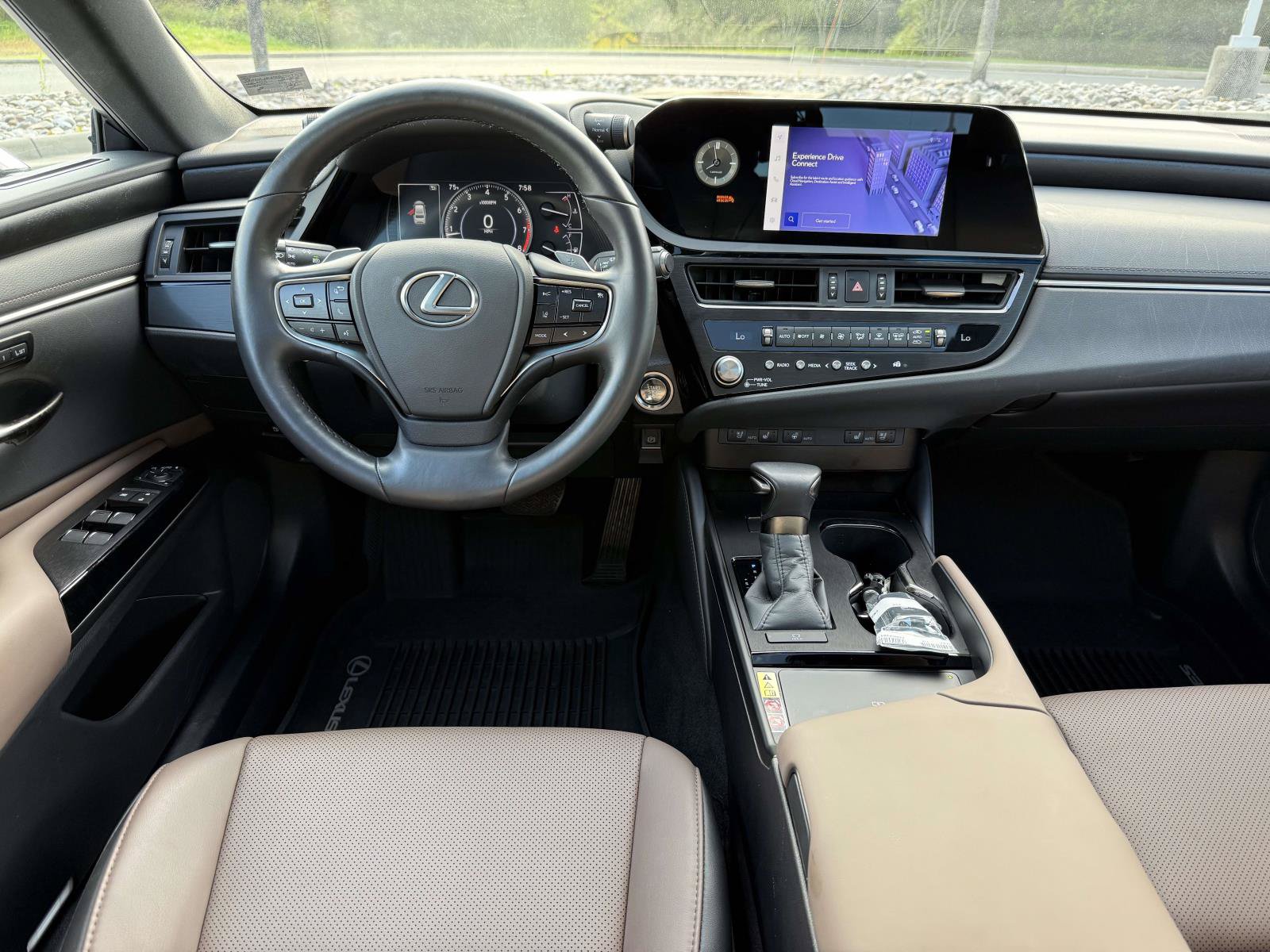 Used 2025 Lexus ES 350 w/ Premium Package FWD image 8