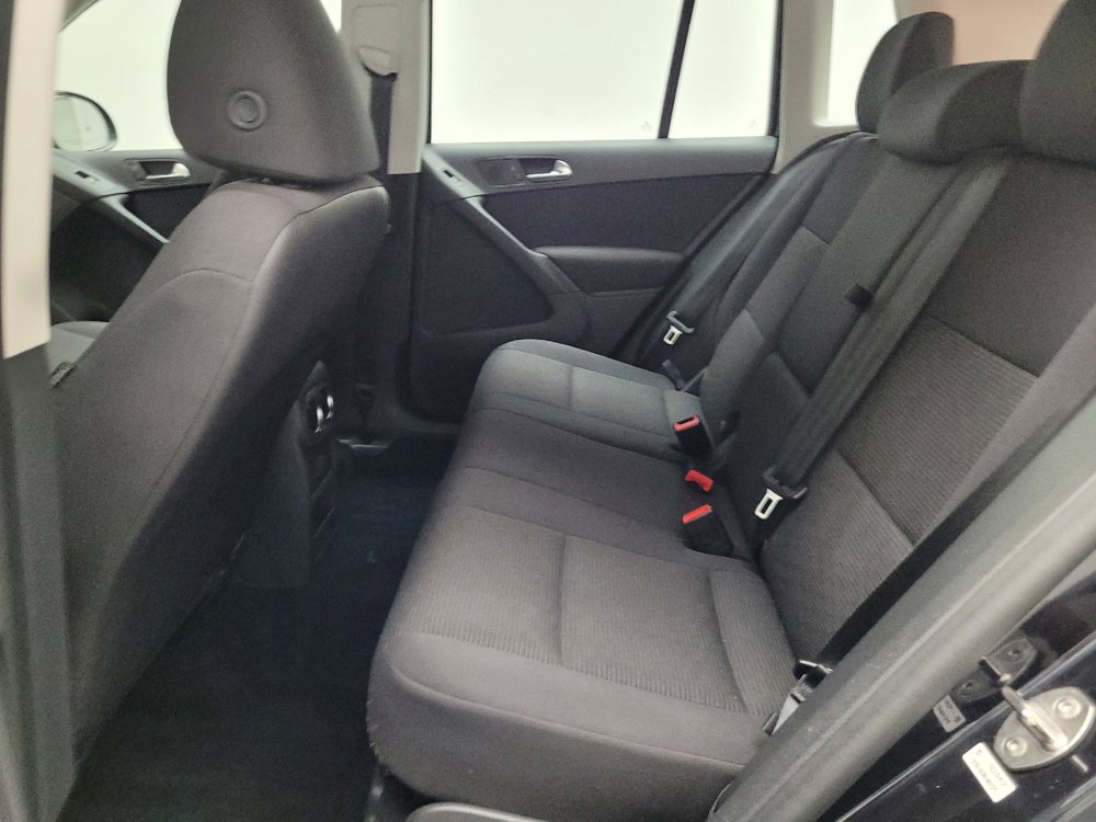 Used 2017 Volkswagen Tiguan Limited w/ Alloy Wheels Package image 18