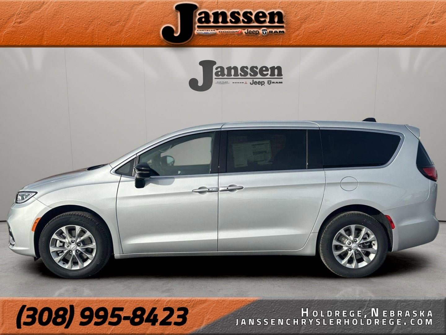 New 2026 Chrysler Pacifica Select image 1