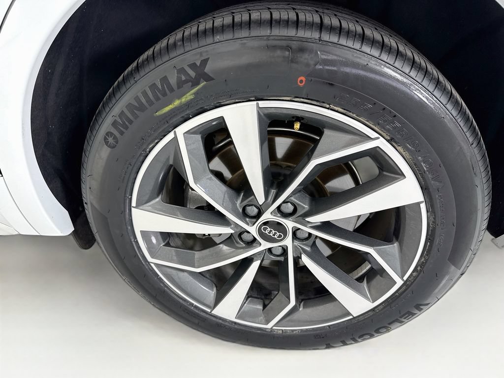 Used 2022 Audi Q5 2.0T Premium Plus w/ Premium Plus Package AWD/4WD image 30