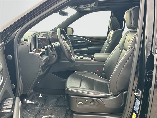 Used 2022 Cadillac Escalade ESV Premium Luxury image 16