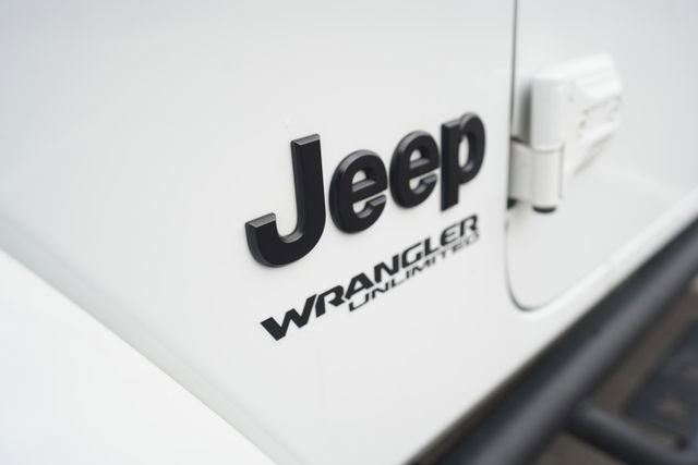 Used 2021 Jeep Wrangler Unlimited Sahara image 38