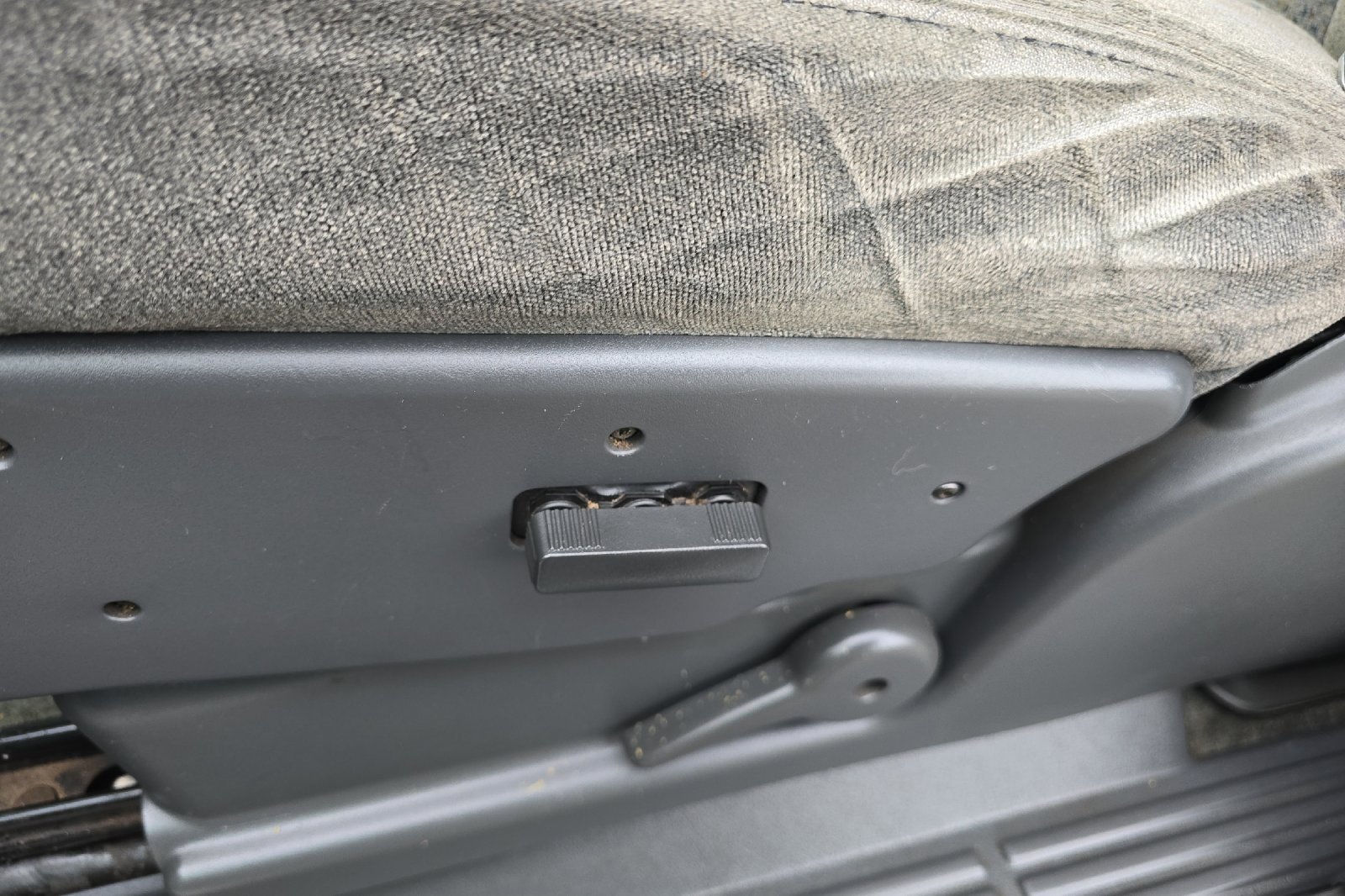 Used 2006 Chevrolet Silverado 2500 LT w/ Heavy-Duty Power Package image 12