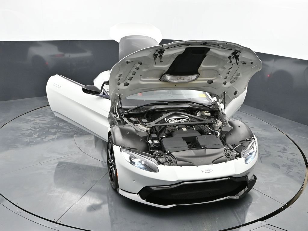 Used 2019 Aston Martin V8 Vantage Coupe image 48