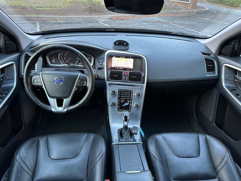 Used 2017 Volvo XC60 T6 Dynamic w/ Preferred Option Package image 40