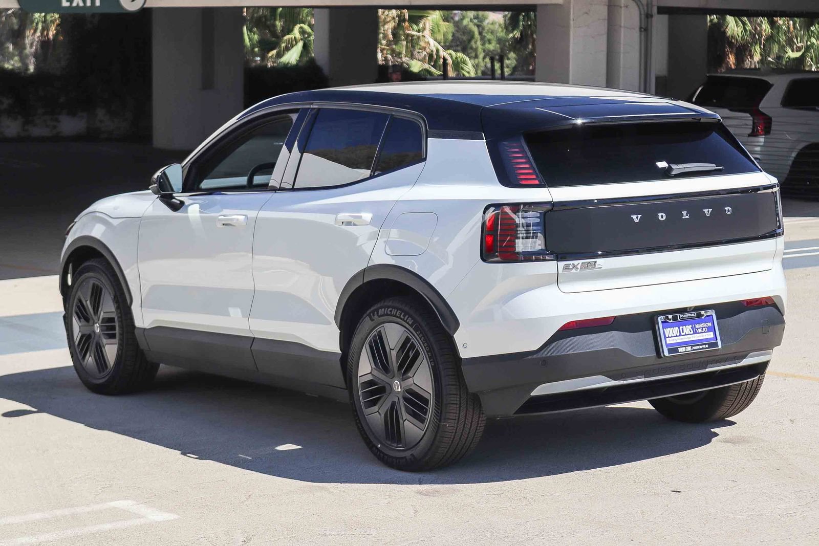 New 2026 Volvo EX30 Cross Country Ultra w/ Protection Package Premier AWD/4WD image 4