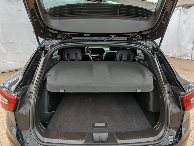 Used 2025 Chevrolet Trax RS w/ Driver Confidence Package FWD image 19