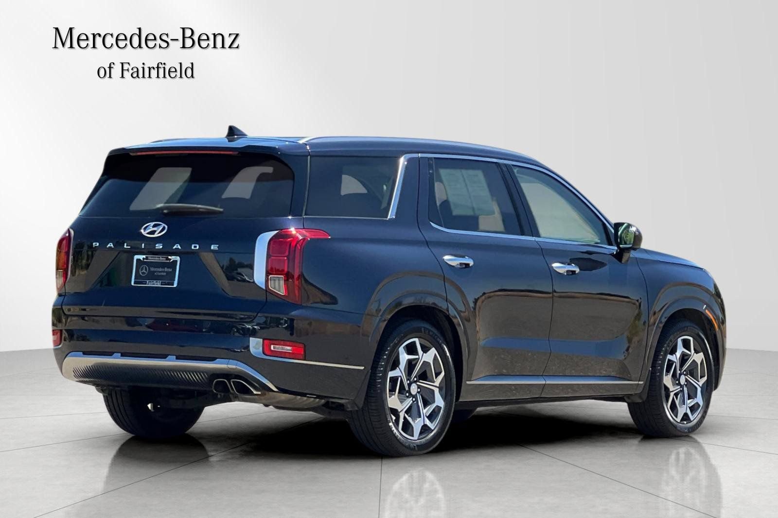 Used 2022 Hyundai Palisade Calligraphy FWD image 2