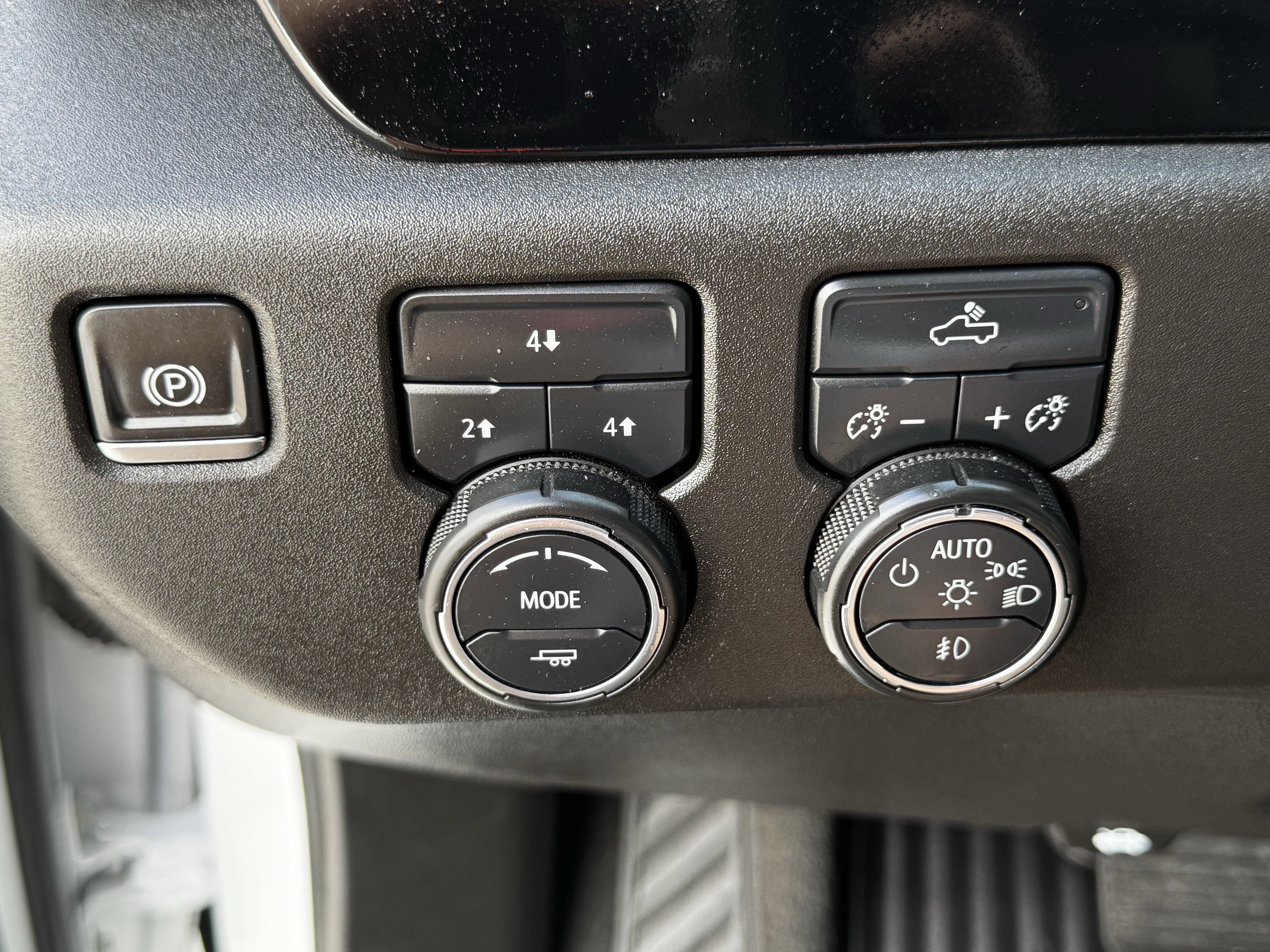 Used 2025 Chevrolet Silverado 2500 LT w/ Convenience Package AWD/4WD image 26