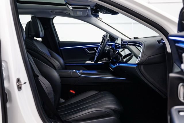 Used 2025 Mercedes-Benz E 350 4MATIC Sedan image 14