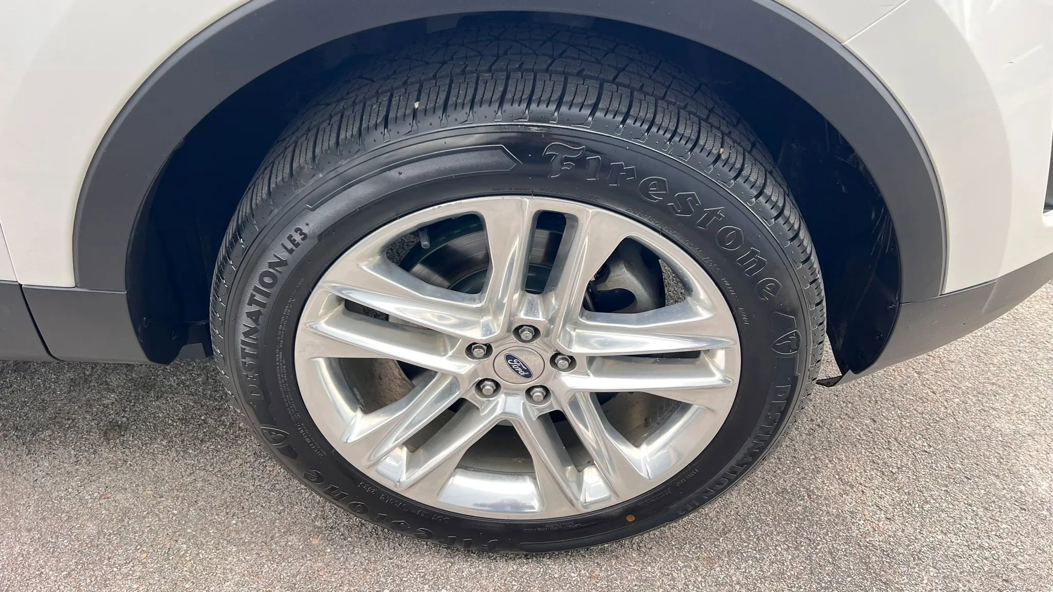 Used 2017 Ford Explorer XLT w/ Equipment Group 202A image 8