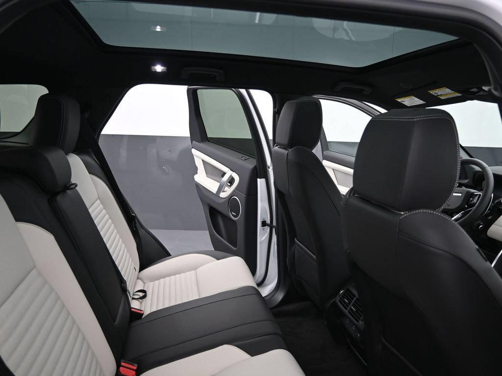 New 2026 Land Rover Discovery Sport Landmark AWD/4WD image 13