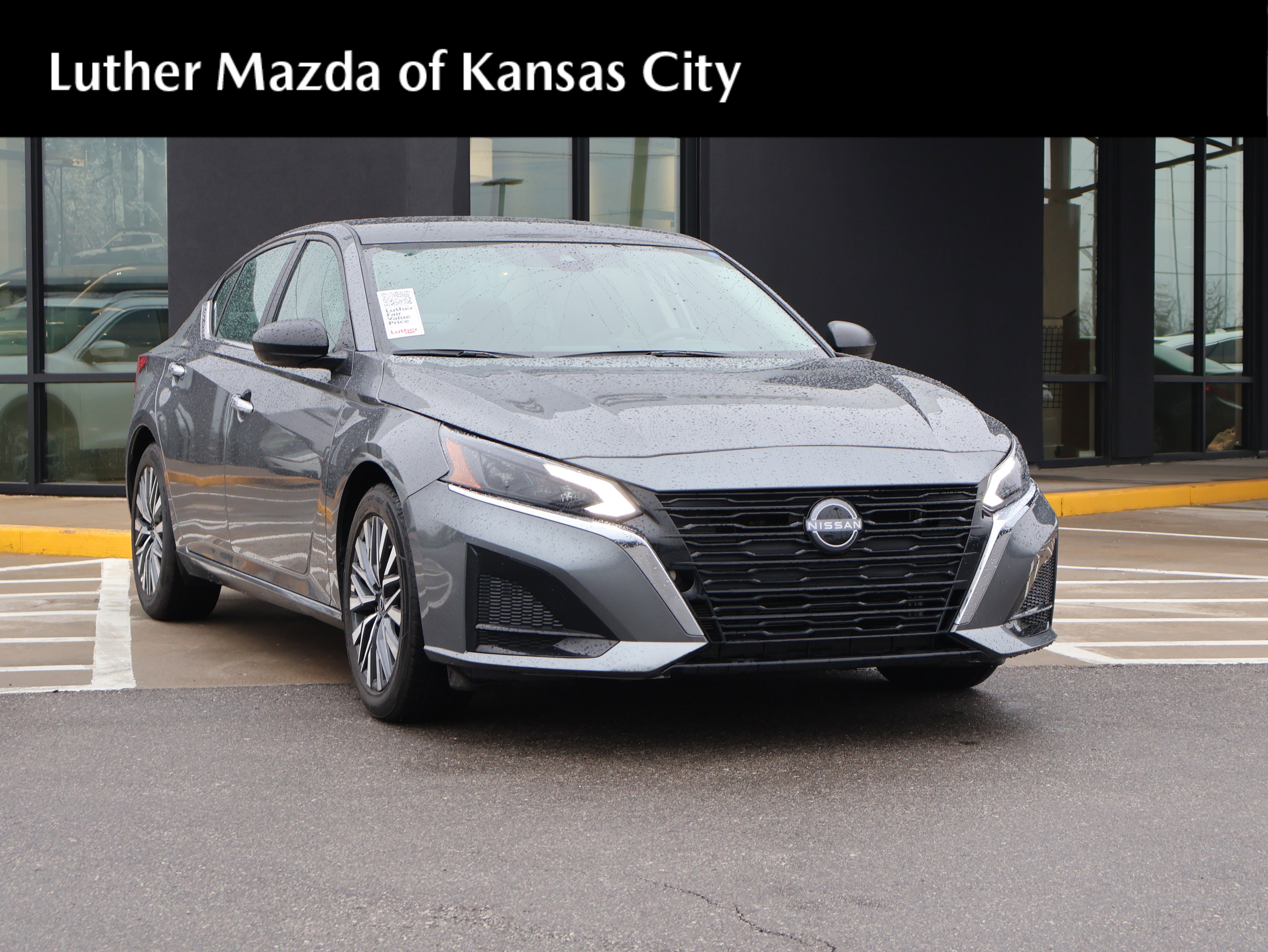 Used 2025 Nissan Altima 2.5 SV image 1