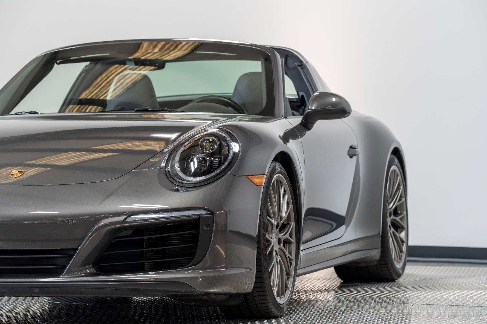 Used 2017 Porsche 911 Targa 4S image 5