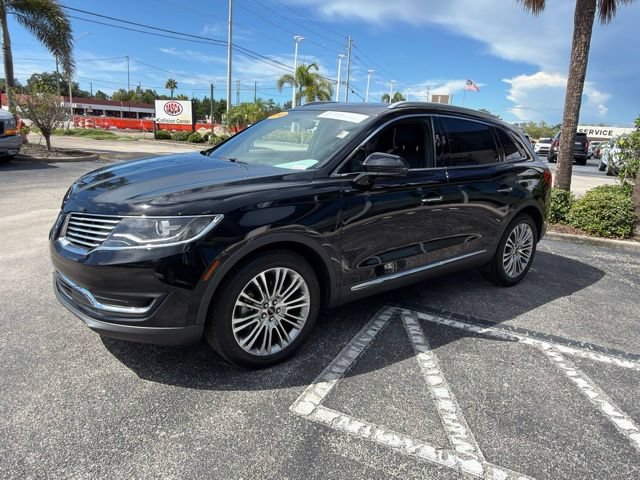 Used 2018 Lincoln MKX Reserve w/ Cargo Utility Package FWD image 3