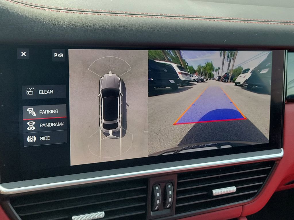 Used 2020 Porsche Cayenne Turbo AWD/4WD image 29