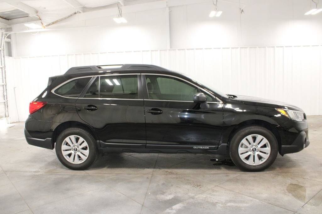 Used 2019 Subaru Outback 2.5i AWD/4WD image 11