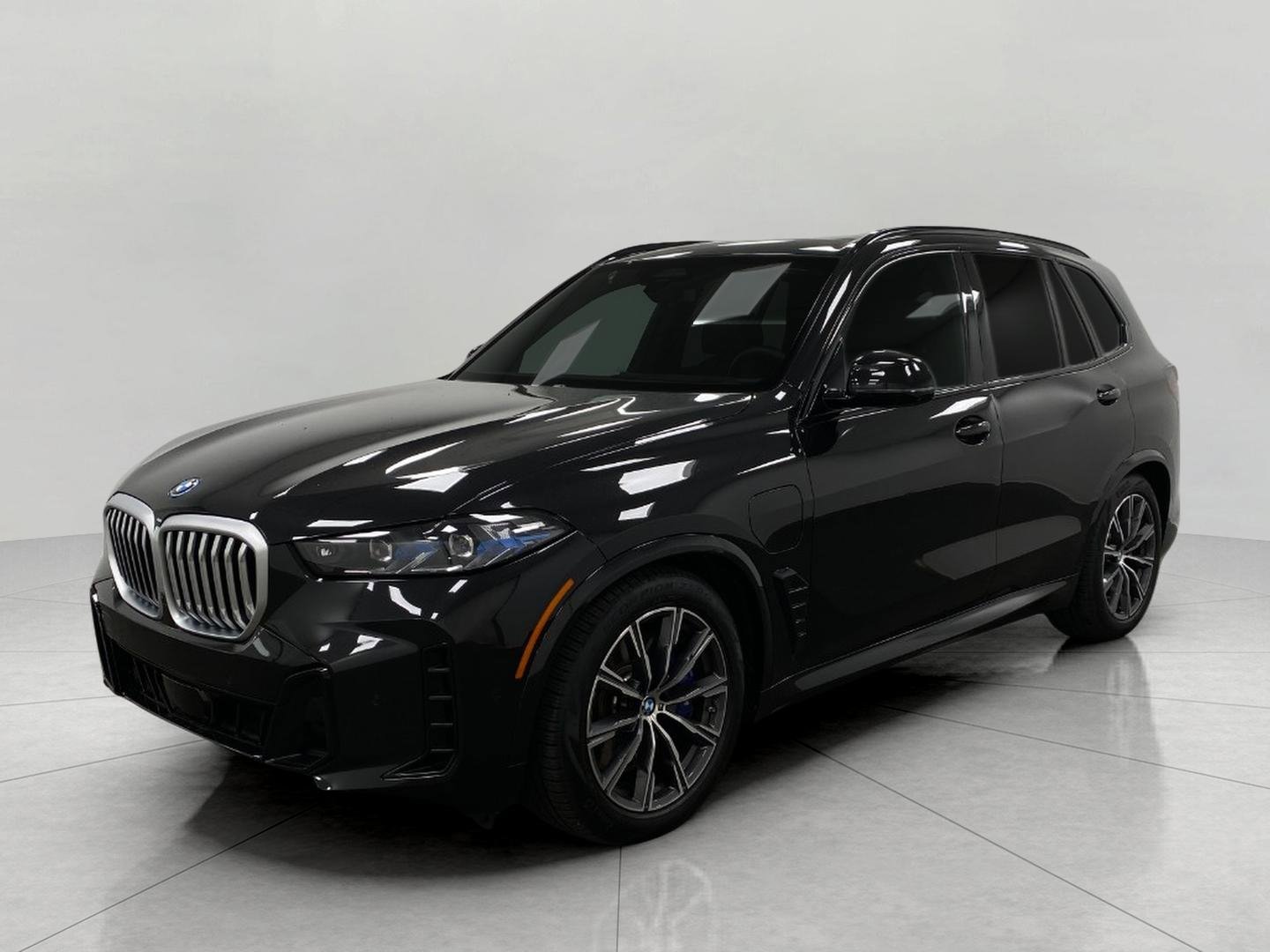 Certified 2026 BMW X5 xDrive50e w/ M Sport Package AWD/4WD image 12