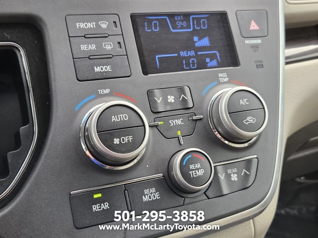 Used 2016 Toyota Sienna XLE w/ XLE Navigation Package FWD image 21
