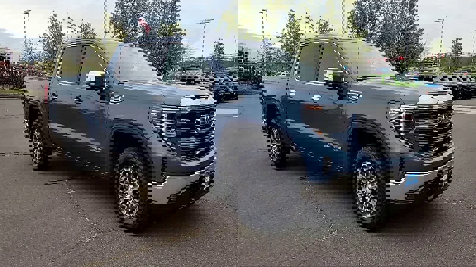 Used 2024 GMC Sierra 1500 SLT image 2