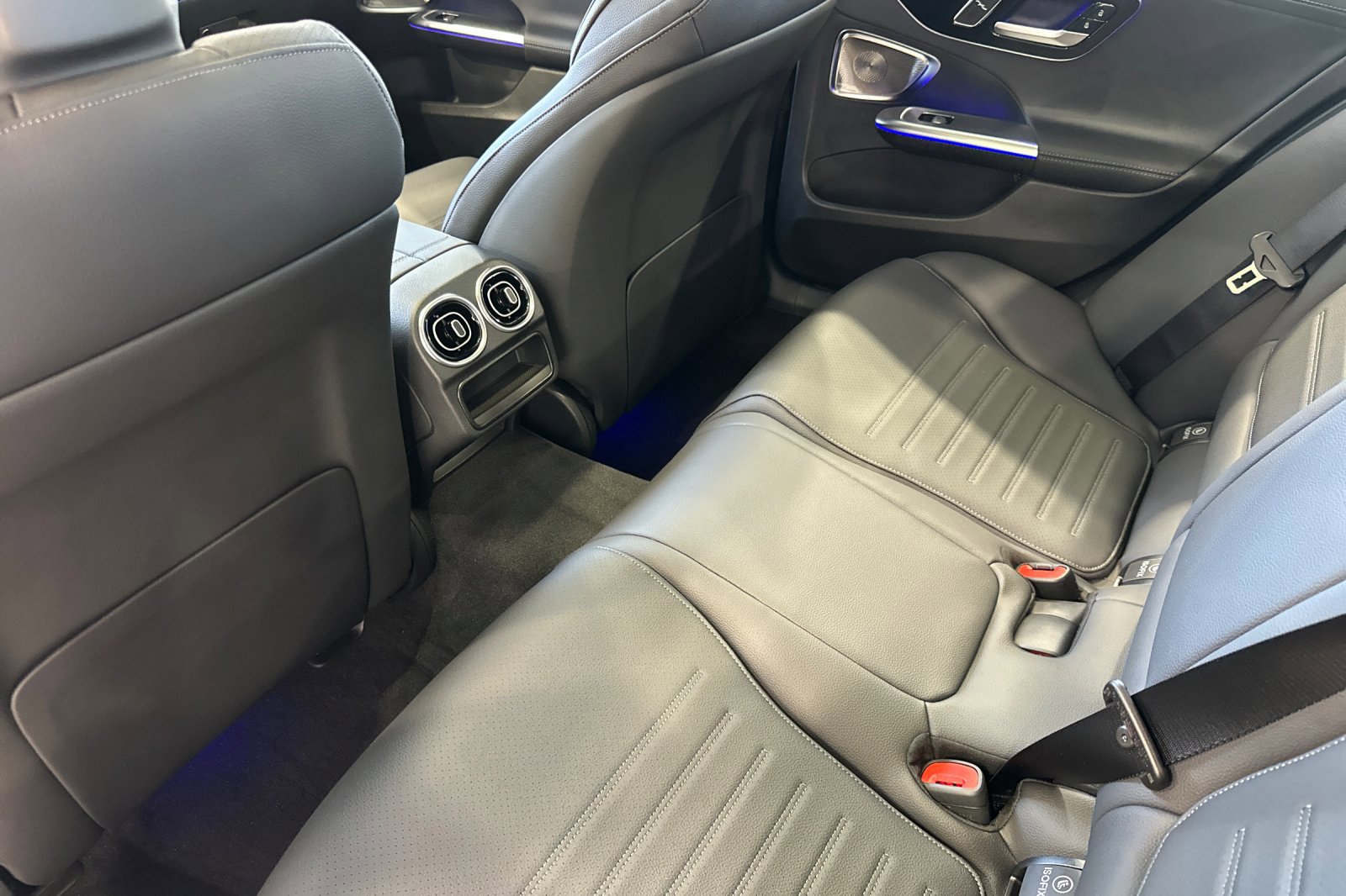 New 2025 Mercedes-Benz C 300 Sedan image 12