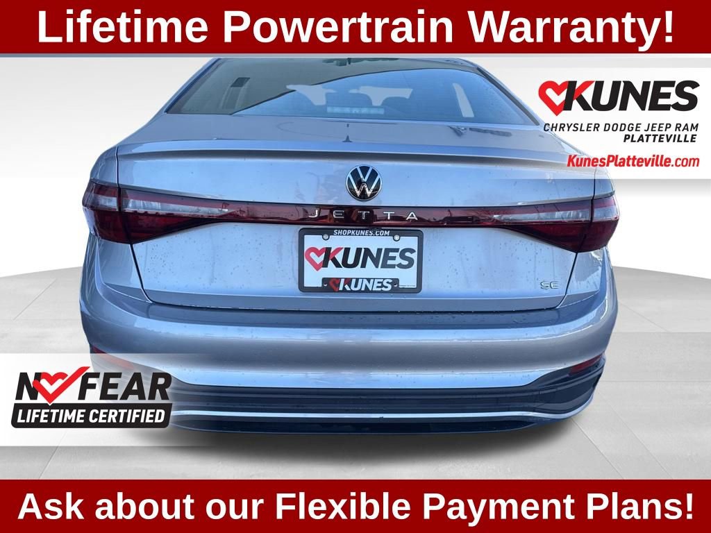 Used 2025 Volkswagen Jetta SE w/ Sunroof Package image 5