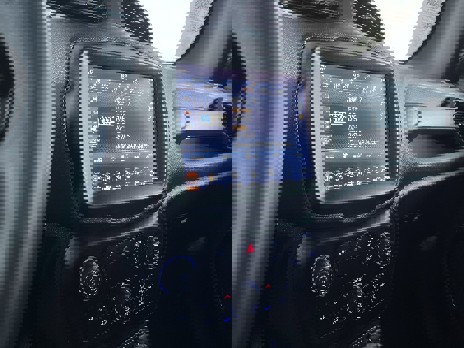 Used 2022 Jeep Renegade Altitude w/ Convenience Group image 18