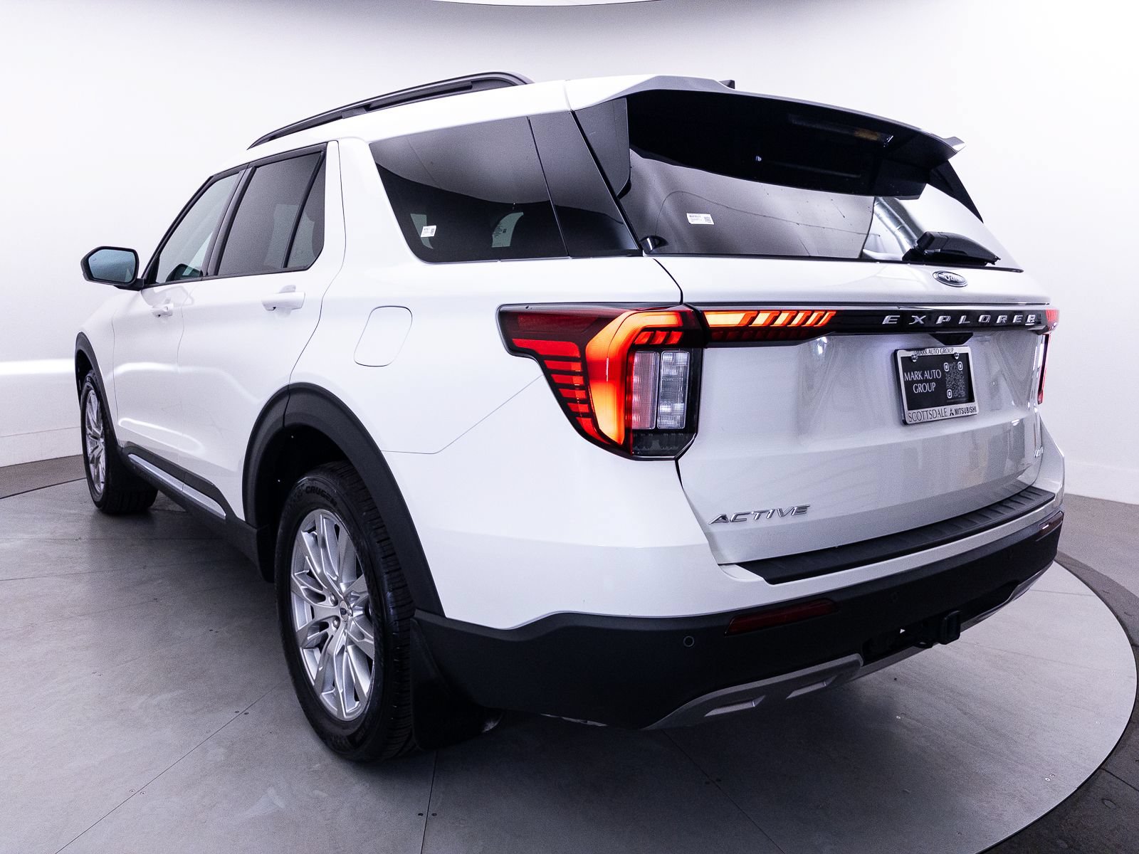 Used 2025 Ford Explorer Active w/ Active Comfort Package AWD/4WD image 14