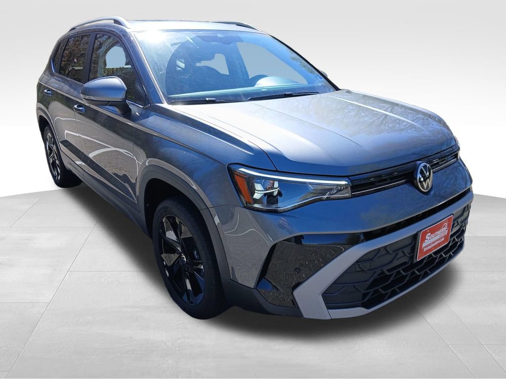 New 2026 Volkswagen Taos SE FWD image 7