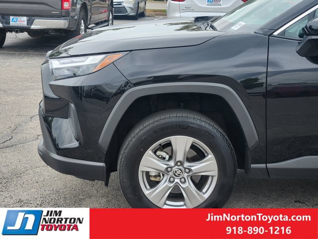 Used 2025 Toyota RAV4 XLE FWD image 8