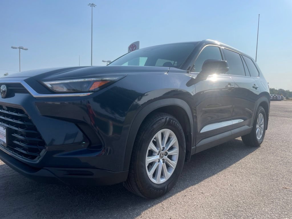 Used 2024 Toyota Grand Highlander FWD image 10