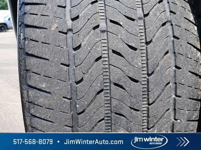 Used 2021 Chevrolet Traverse LT FWD image 4
