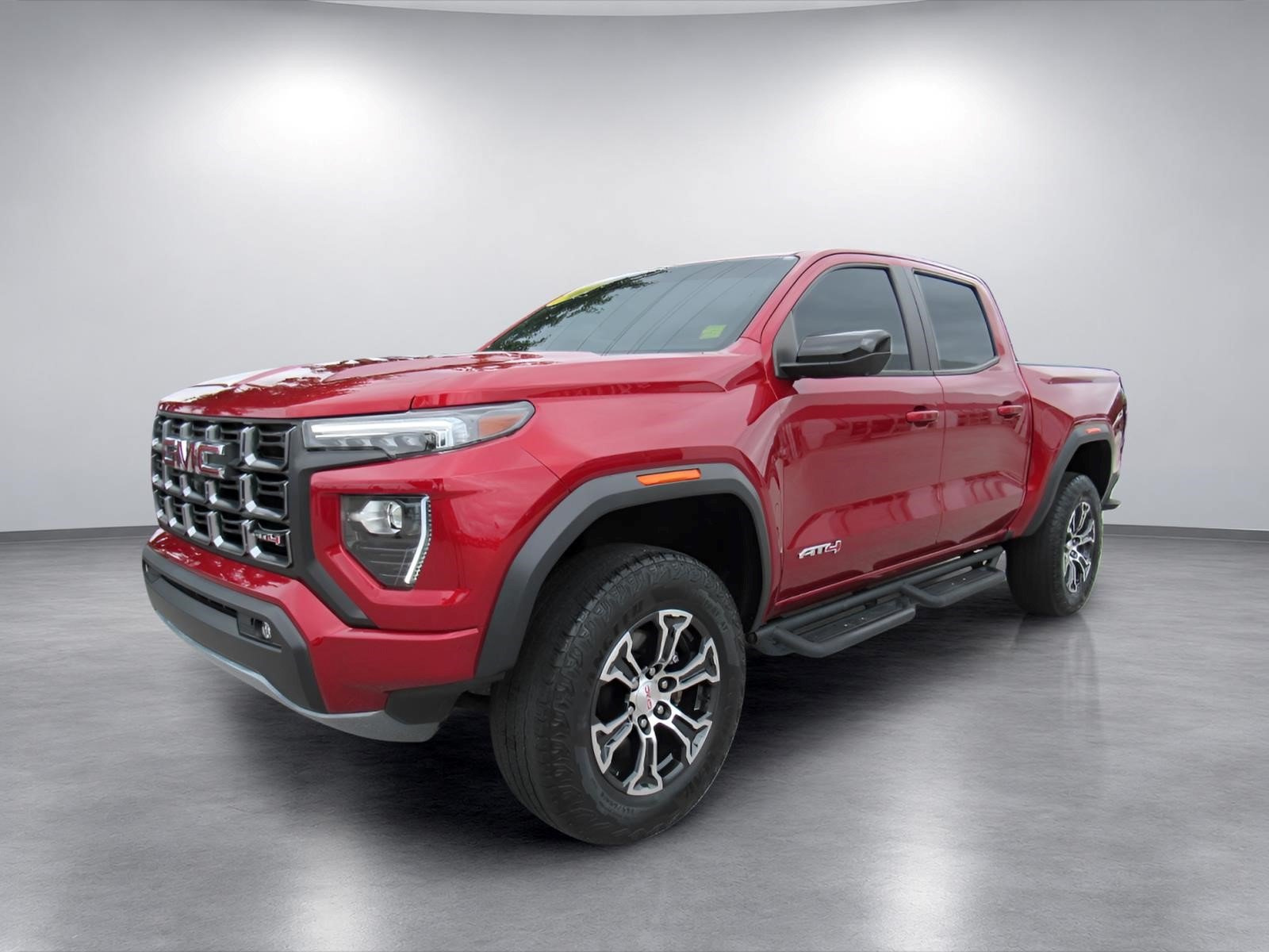 Used 2023 GMC Canyon AT4 w/ AT4 Premium Package AWD/4WD image 3