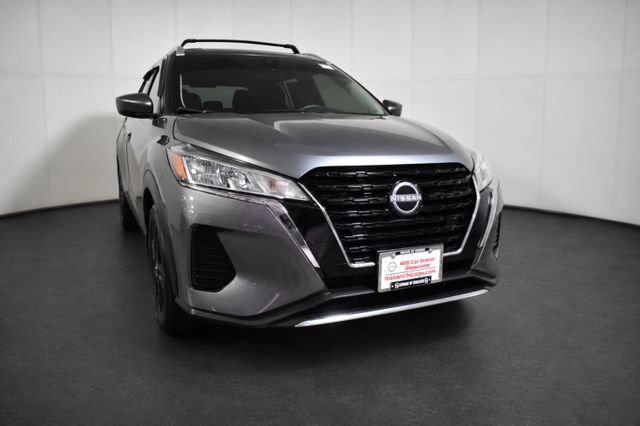 Used 2023 Nissan Kicks SV w/ Exterior Package FWD image 3