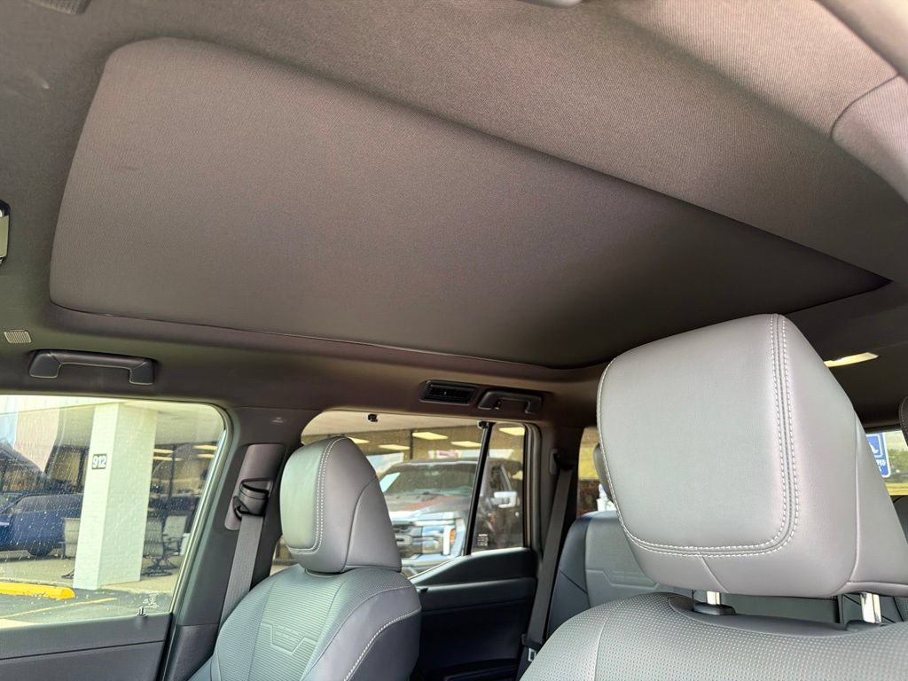 Used 2025 Lexus GX 550 AWD/4WD image 22