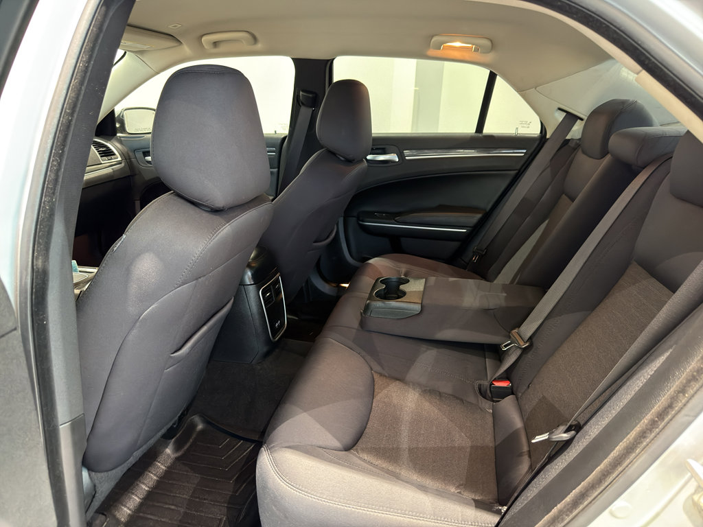 Used 2021 Chrysler 300 Touring w/ Driver Convenience Group image 18