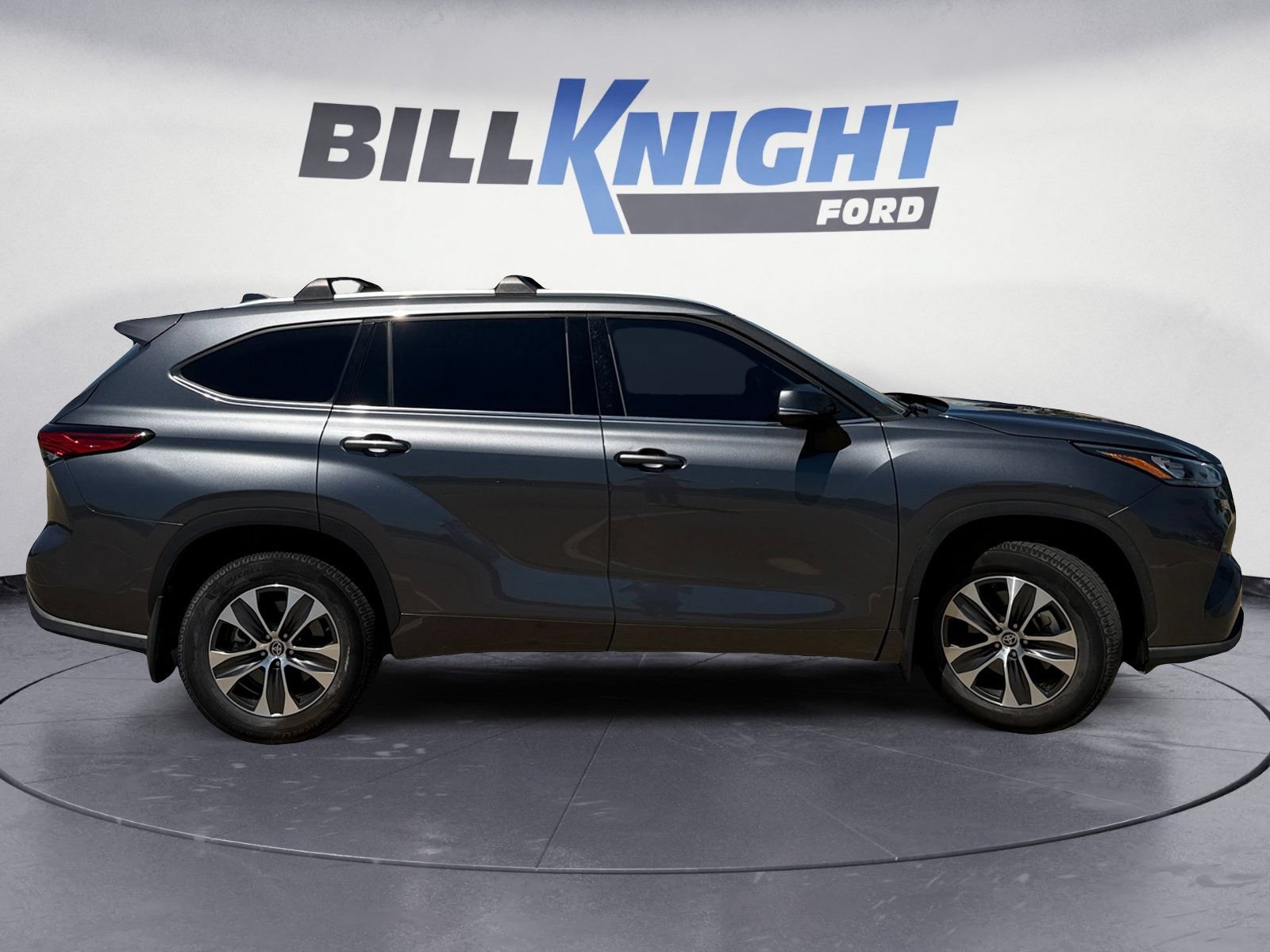 Used 2020 Toyota Highlander XLE AWD/4WD image 6