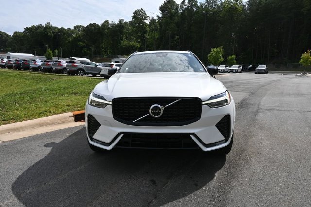 Used 2024 Volvo XC60 B5 Ultimate AWD/4WD image 12