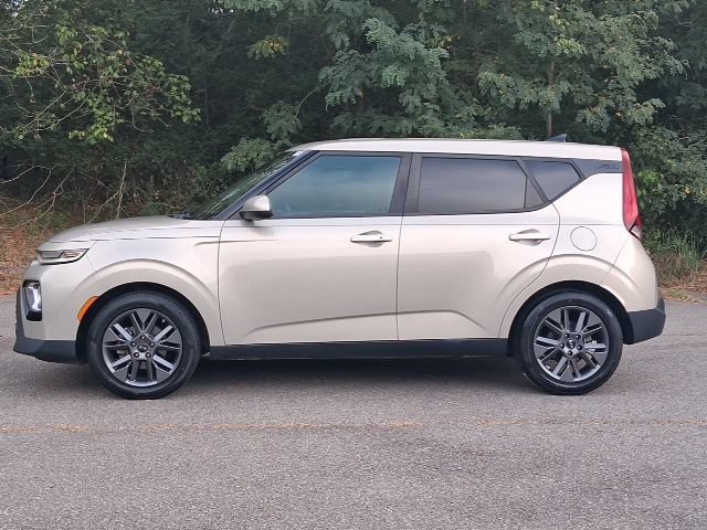 Used 2020 Kia Soul EX FWD image 2